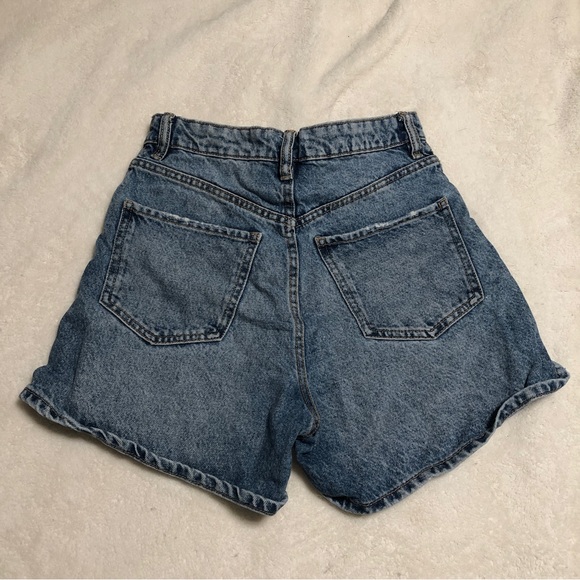 Mom Fit Roller Short | Denim | Size 2 / 26 - Picture 5 of 6